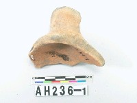 藏品(紅色夾砂素面陶蓋)的圖片